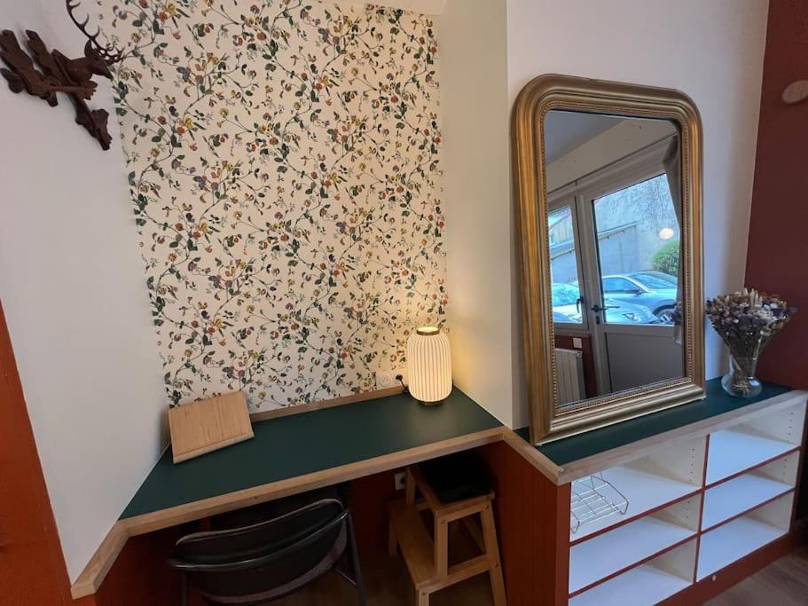 Chevreuil Au Calme Et Confortable En Centre
